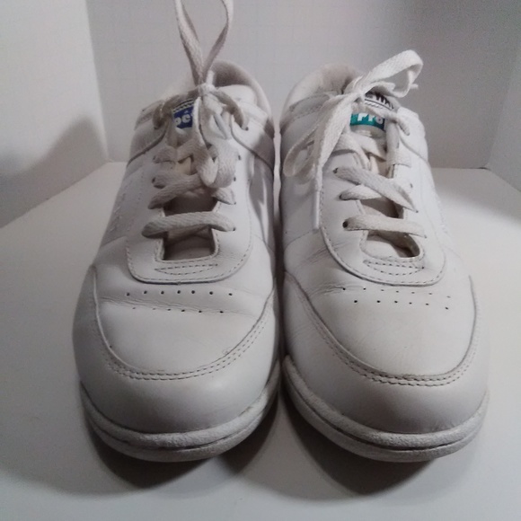 propet white shoes